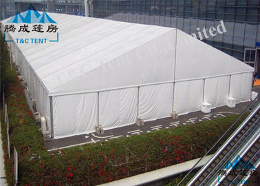 Un facile della tenda di evento della tenda foranea della struttura smantellato per le fiere commerciali e le celebrazioni